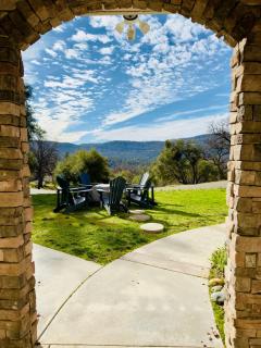 Heaven Heights - HotTub, Pet Friendly, EV Outlet, Pool Table, Game Room, BBQ, FirePit, Library - Oakhurst - 9