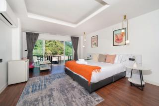 Patong Cliff Villa Phuket 12 bedroom - 1