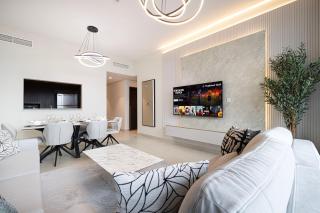 High-Floor Luxe 2BR Stunning Burj Khalifa & Fountain Views Direct Dubai Mall Access - 5