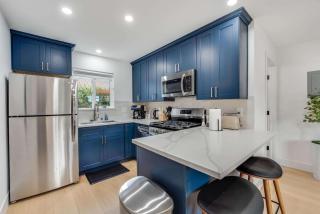 Brand New Apt W Parking Blocks From Downtown- B - 7