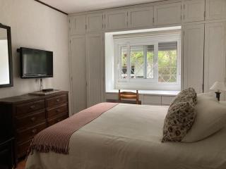 Casa con piscina climatizada y gran jardín - 3