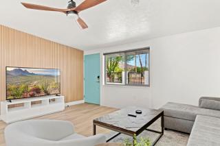Brand New Home W Parking Blocks From Oldtown- 2b - Scottsdale - 6