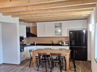 Hillside Haven - Sea View Retreat with Pool access - - 5
