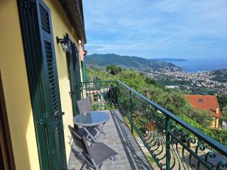 Hillside Haven - Sea View Retreat with Pool access - - 4