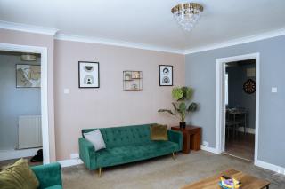 Modern 3Bed Home with Hot Tub - Killingbeck - 7