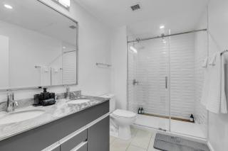 Bright 1BR Near BOKCenter-Gym,Lounge,Balcony,PetOK - 2