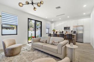 Central Tampa Townhome - 7593 Gesualdo Ct - Tampa - 1