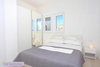The penthouse apartment, first row by the sea, Beach house Ana - Duće - 3