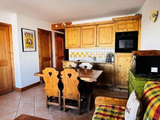 Résidence Saint Bernard - Appartement de charme pour 6 personnes, dans une résidence skis aux pieds avec accès piscine et parking privé dans le village du MAE-8971 - Arc 1800 - 0