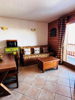 Résidence Saint Bernard - Appartement de charme pour 6 personnes, dans une résidence skis aux pieds avec accès piscine et parking privé dans le village du MAE-8971 - Arc 1800 - 9