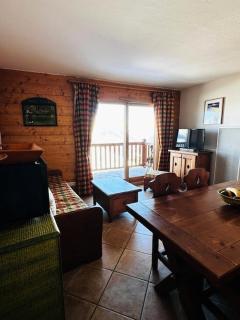 Résidence Saint Bernard - Appartement de charme pour 6 personnes, dans une résidence skis aux pieds avec accès piscine et parking privé dans le village du MAE-8971 - 6
