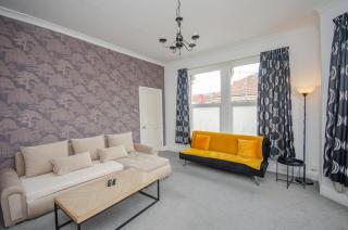 Stylish 91sqm Victoria 2 bedroom Apartment - 2