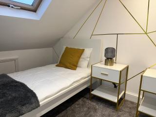 Cozy 2 Bed Home in Ilford- Contractors & Groups Welcome - Londra - 8