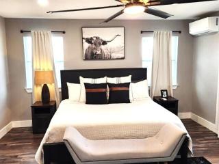 Texas Two-Step Cottage - 2