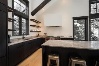 Ski-InandOut Townhome with Hot Tub by Arrow Bahn Lift! - Edwards - 4