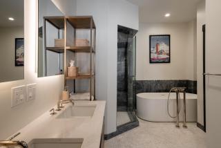 Ski-InandOut Townhome with Hot Tub by Arrow Bahn Lift! - Edwards - 2