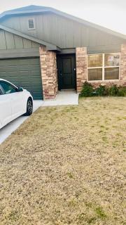 3 bed 2 bath - Modern Furnished B Side Corporate Stays Home Away - mins from Austin - 1