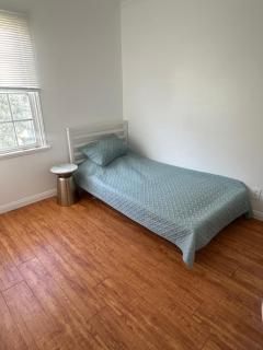 Cute room in best area of Hollywood - 0