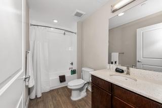 Chic 2BR-Spring Training! w Pool, Gym & Parking - 6