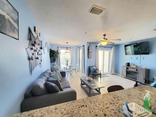 Navarre Beach Landing - Pool, Balcony, Fireplace, Kitchen, Laundry & Work Desk - Navarre - 9