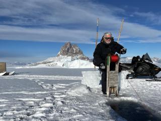 Ice Hut on the Sea Ice - - 9
