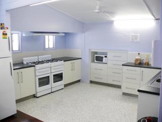 Beach accommodation with Shared facilities - Emu Park - 8