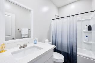 The Luxe Escape 2B2B with Free Parking - Glendale - 2