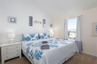 Carolina Waves - Oceanfront Relaxation and Poolside Fun in Surf City! - Surf City - 8