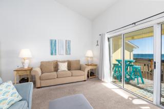 Carolina Waves - Oceanfront Relaxation and Poolside Fun in Surf City! - Surf City - 7