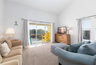 Carolina Waves - Oceanfront Relaxation and Poolside Fun in Surf City! - Surf City - 3