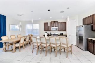 Encore Disney Villa 5 bedroom home & private pool for 12 guests 15 minutes away from all Disney Parks - 5