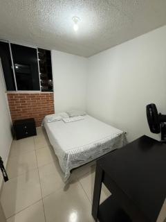 habitacion doble a 5 minutos del aeropuerto y estadio - Soledad - 4