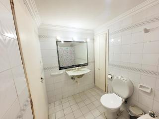 Casa Amplia 4 dormitorios - Necochea - 9