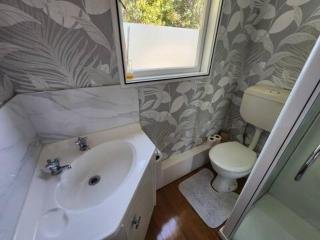 Lake view room with bathroom - Rotorua - 8