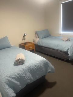 luxury on the hill-2min albury cbd - Albury - 1
