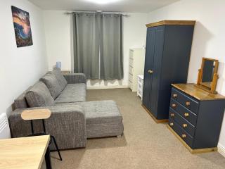 Squires Court - Bristol - 4