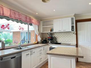 StayAU Farmstay escape Pastoral Fruit Picking - 1