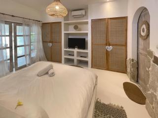 Private 2BR Mediterranean Villa with Pool, Near Pererenan Beach, Canggu - Canggu - 7