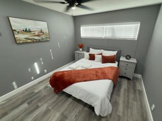 ModernHideaway-Sofi,Forum,Intuit - Hawthorne - 4