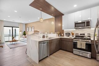 405 - Free Parking, Gym, Pool Table - 5min to Prudential Center - Newark - 6