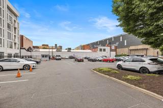 405 - Free Parking, Gym, Pool Table - 5min to Prudential Center - Newark - 1