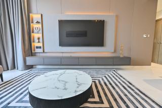Spacious 1BR with Burj Khalifa View in District One Meydan - Dubai - 1