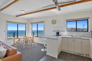 See-Sea House - Sellicks Beach - C21 SouthCoast Holidays - Sellicks Beach - 3