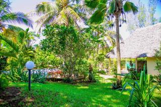 Three Bedrooms Family Cottage in Galu Diani Beach - Ukunda - 2
