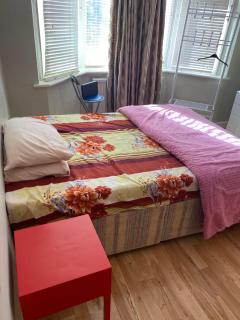 Private Lovely double bedroom - High Wycombe - 3