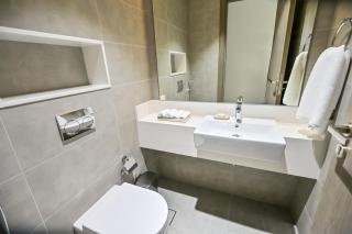 1BR with Lagoon Views in District One Meydan - Dubai - 4