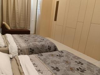 dotMy Homestay Kluang 15 pax - NETFLIX - WiFi - Autogate - 4 Rooms - 4 Bathrooms - 5