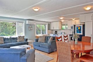 Ten Pines Cottage - Ocean Shores - 2