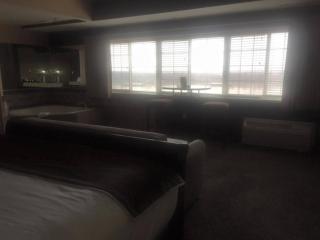 Microtel Inn & Suites by Wyndham Quincy Downtown - River Area - 4