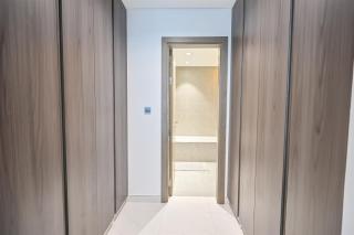 1BR Retreat by the Crystal Lagoon in District One Meydan - Dubai - 2